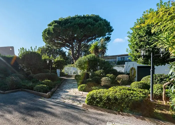 Holiday home Les Des Muriers By Interhome