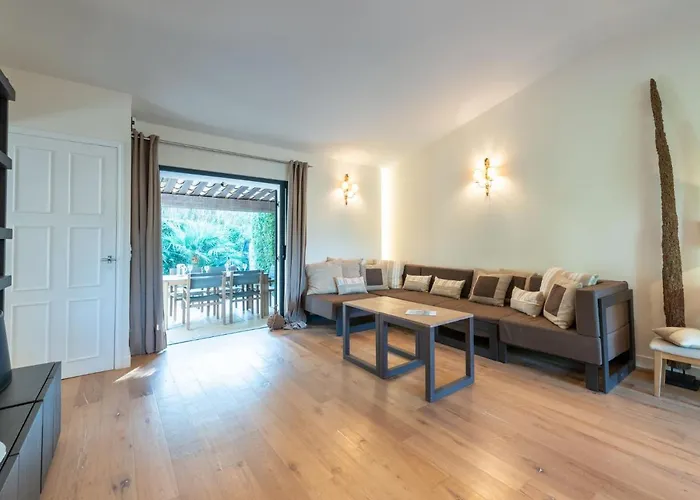 Holiday home Les Des Muriers By Interhome