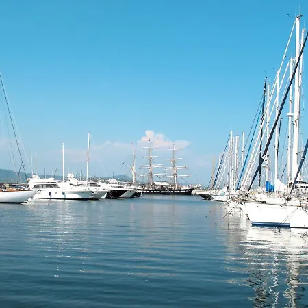 Les Des Muriers By Interhome Dom wakacyjny Saint-Tropez